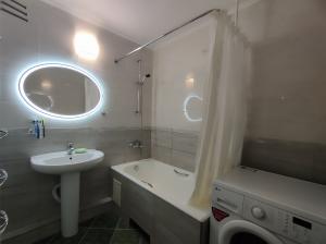 2квартира МХГ ул.Красных Партизан. 2/14эт. пл.57кв.м. в Краснодаре